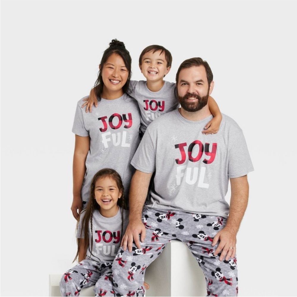 Wondershop Holiday 2022 Grey Red & White Joyful Short Sleeve Pajama Top Kids 4T - Picture 4 of 4
